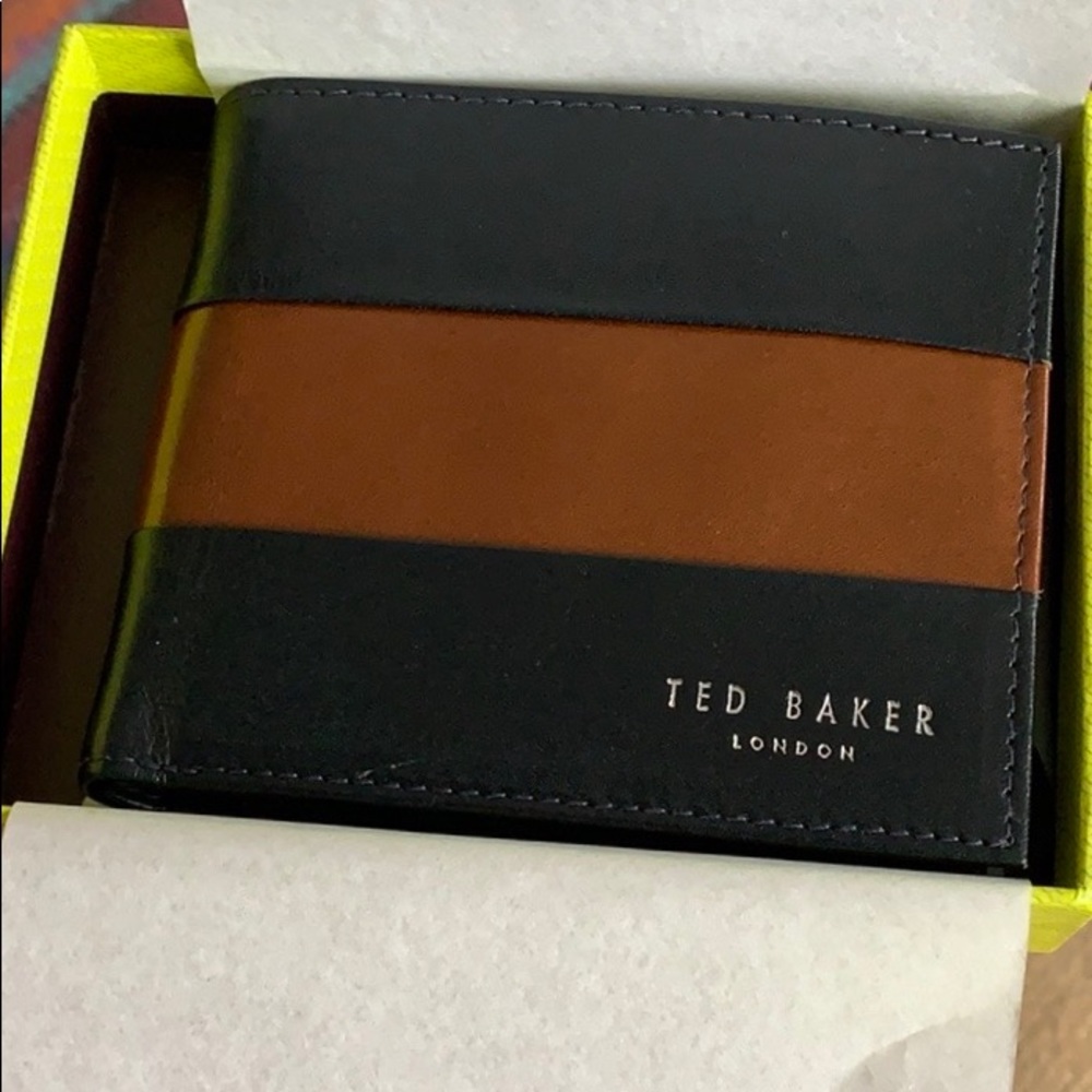 NWT Ted BakerMen’s wallet w/ coin pocket 💳